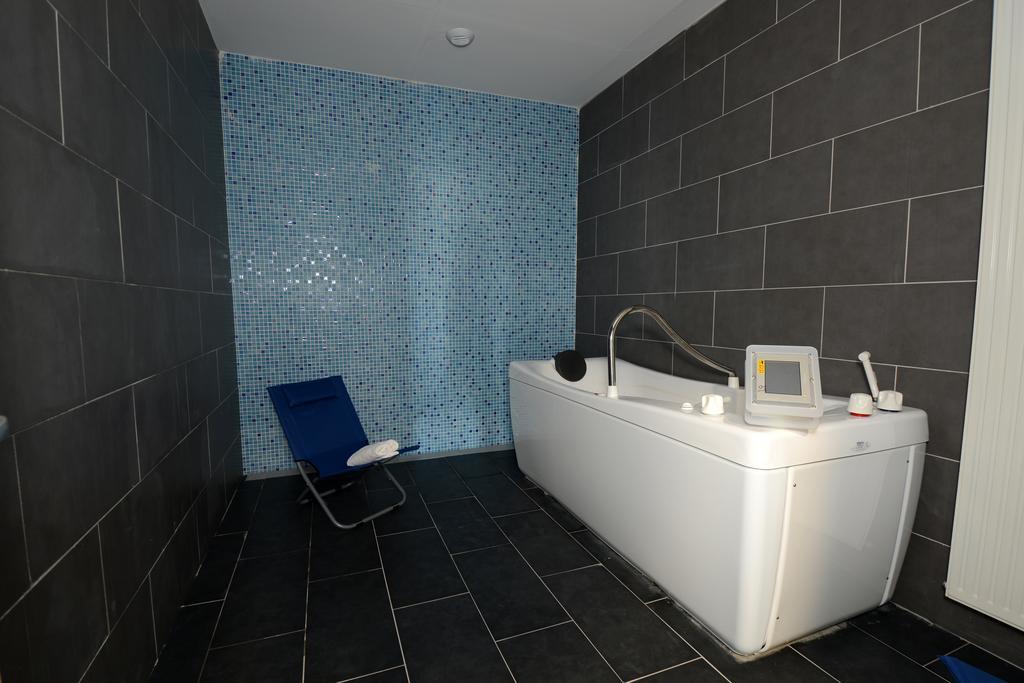 Residence Odalys Le Lotus Blanc Le Barcares Exterior photo